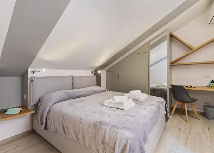 Ciancaleoni Duplex Casa Dell'artista - Monti Apartment *