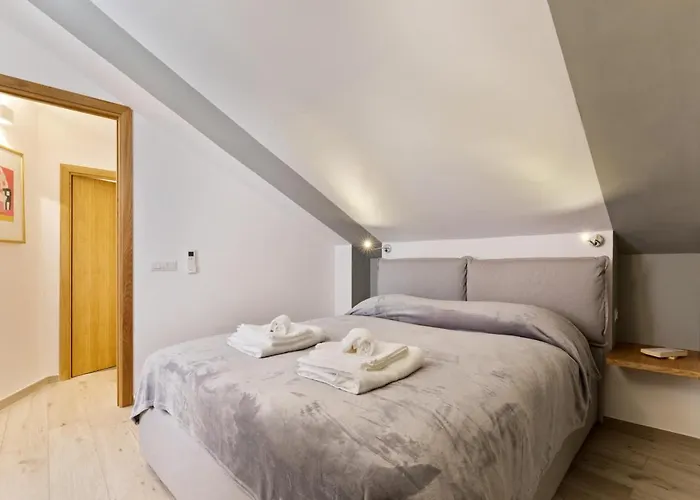 Ciancaleoni Duplex Casa Dell'artista - Monti Rom